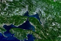 Les bouches de Kotor au Monténégro. La Baie de Kotor vue de satellite. Cliquer pour agrandir l'image.