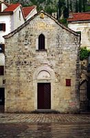 La ville close de Kotor au Monténégro. Église Saint-Michel. Cliquer pour agrandir l'image.