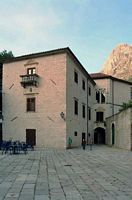 La ville close de Kotor au Monténégro. Le palais Drago. Cliquer pour agrandir l'image.